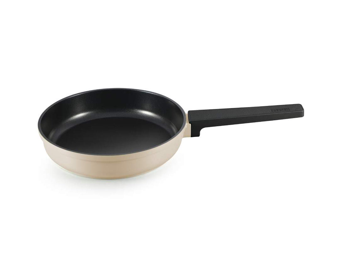 מחבת 5.5*24 ס”מ מסדרת Crown