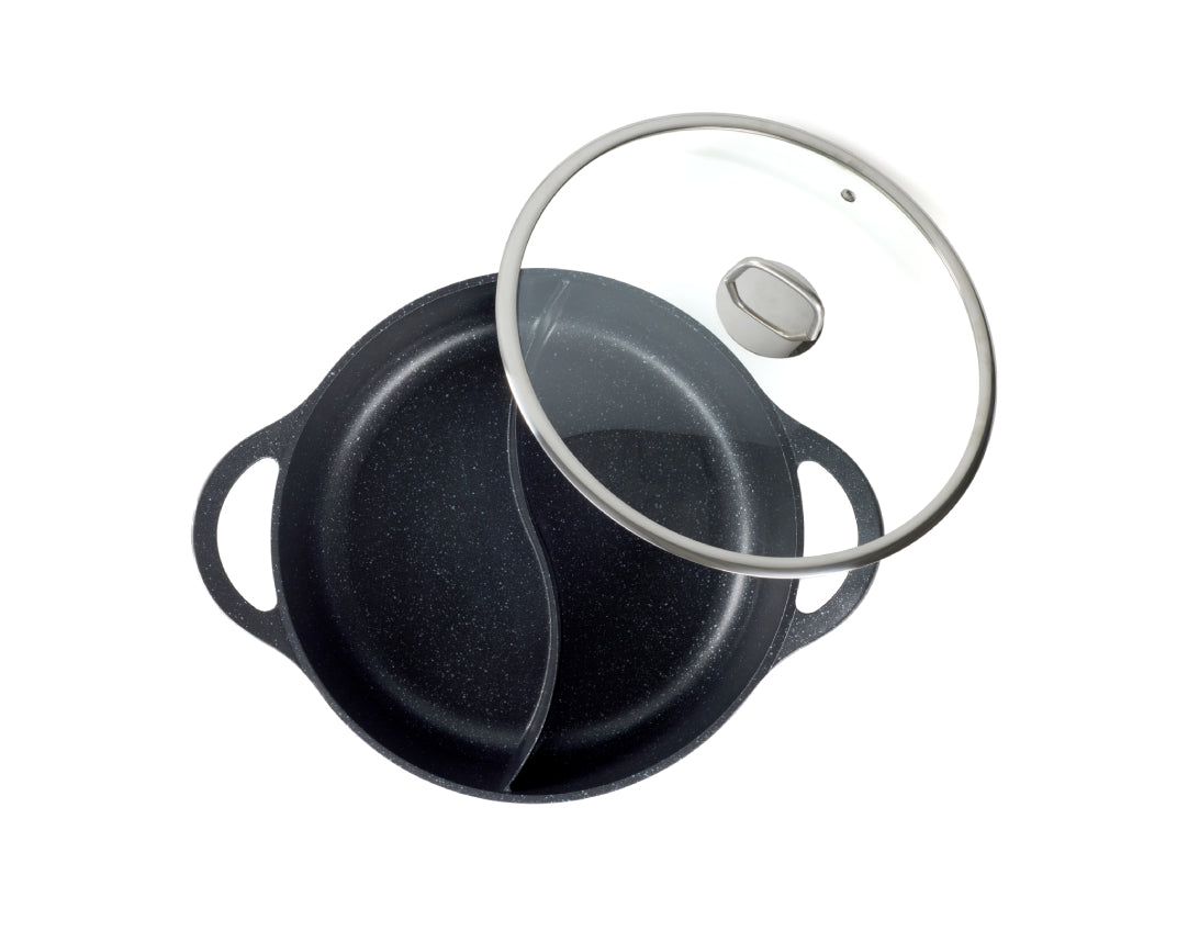 כלי ביושל המיוצר מיציקת אלומיניום עם ציפוי NON STICK

בעל מכסה חסין חום וידיות ארגונומיות יצוקות (מגיע עם 2 חבקי סיליקון לידיות)

ועכשיו הטריק השווה באמת – שני תבשילים שונים בסיר אחד!

לסיר חלוקה פנימית המאפשרת בישול 2 תבשילים במקביל

מתאים לשימוש בכל סוגי הכיריים, כולל אינדוקציה

מתאים לשימוש בתנור עד לטמפרטורה של 200 מעלות (ללא המכסה)

לא מתאים לשטיפה במדיח